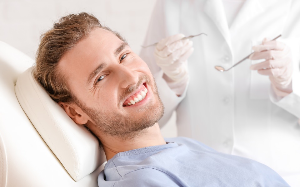 Nos services de dentisterie et d’implantologie
